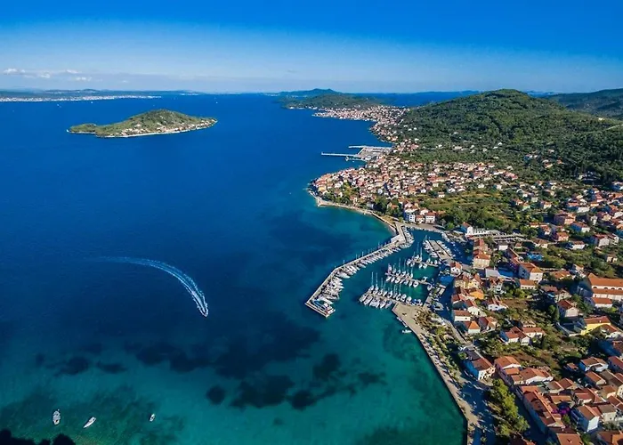 With A Parking Space Preko, Ugljan - 8434 Апартаменты